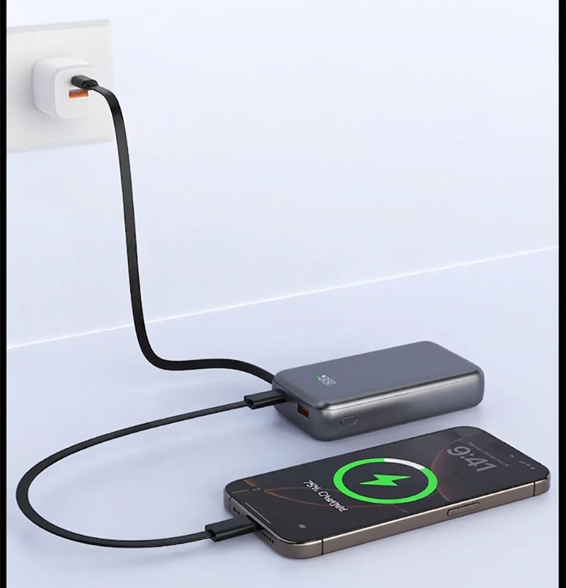 AJ07 connected to two devices using cable and Type-C port