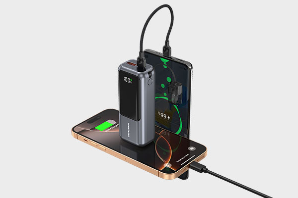 TFT smart display power bank with color screen for battery monitoring