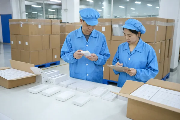 Pre-shipment quality inspection of packaged power banks in a Chinese factory